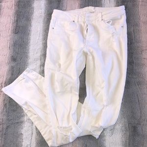 Size 8 H&M ripped white skinny jeans